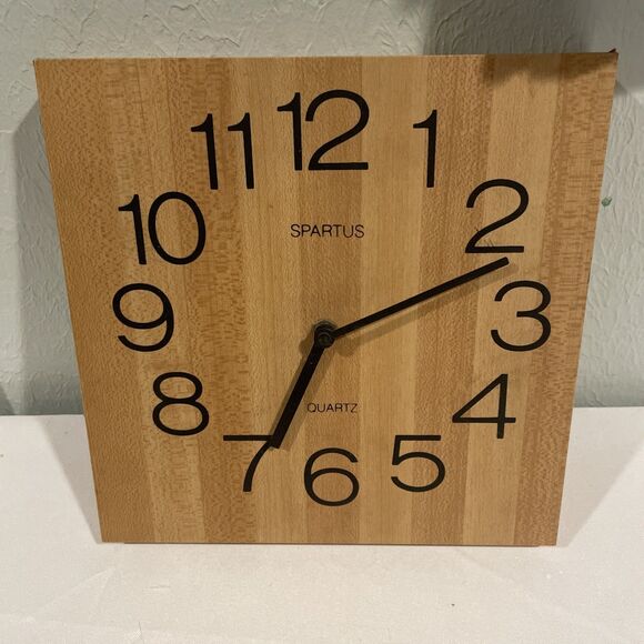 SPARTUS Quartz Wall Clock Vtg 9" Square Butcher Block Model 5296 Works - Picture 1 of 4